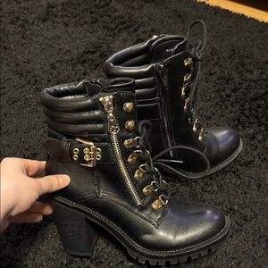 Black GBG Guess Size 5 Platform Heels Lace/Zip Like New